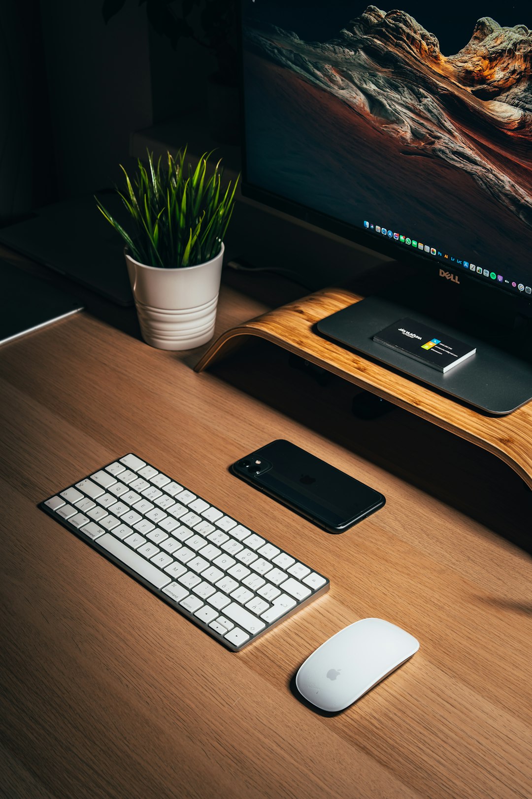 My workspace and daily routine 2/2
IG: @flowixxcom